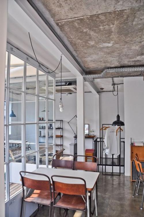 В Сеуле есть красивая улица - Samcheongdong - gil, знаменита своим разнообразием магазинчиков, модных бутиков, кафе и уникальных ремесленных лавок. 02