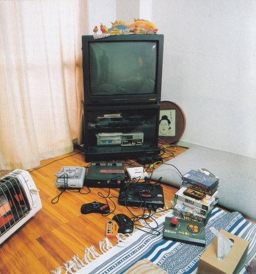 Несколько снимков из книги Tokyo Style от довольно известного японского фотографа кёити цудзуки. 05