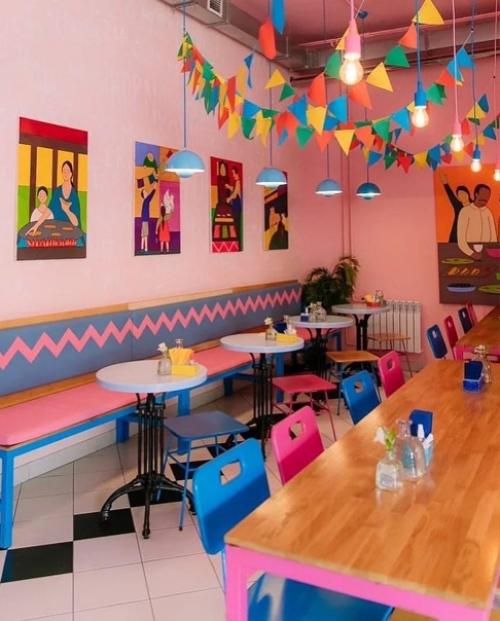 Всем привет.  Подготовила для вас подборку необычных кафе. 02