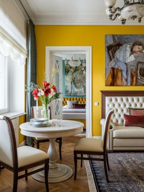 Реализованный интерьер яркой квартиры в высотке на котельнической набережной. 01