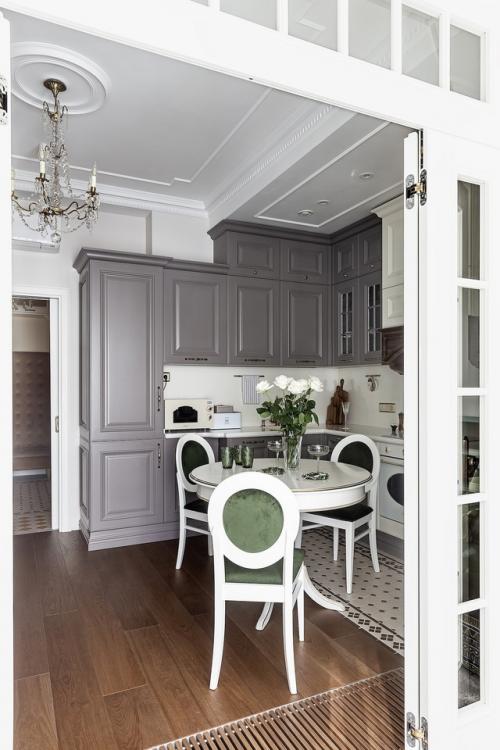 Красивая кухня с функцией гостиной и шикарной зоной отдыха на лоджии. 08