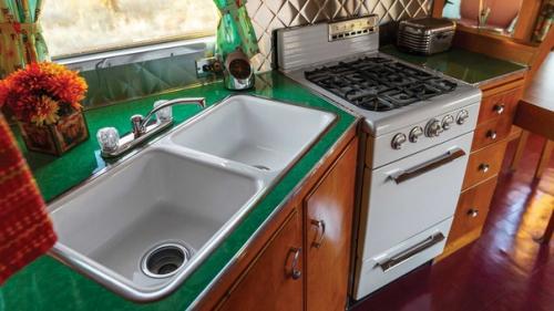 Ретро - кемпер Spartan Spartanette Tandem 131 1953 года. 01