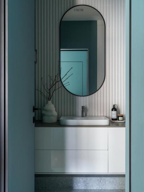 Небольшое пространство - не повод от комфорта и выразительности отказываться. 03