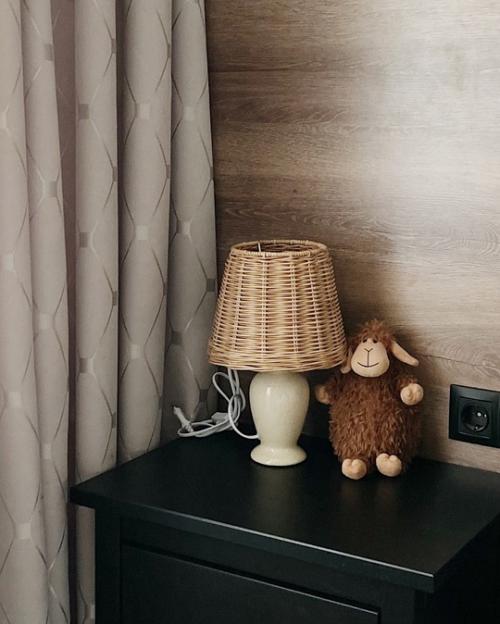 В том случае, если вы хотите добавить в свой дом что-то особенное и стильное, обратите внимание на плетёные светильники. 02