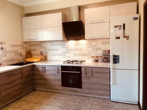 Здравствуйте!  Кухня нашей мечты, к которой мы долго шли.