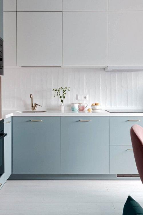 Дизайнеры небольшую квартиру для молодой девушки оформили. 01