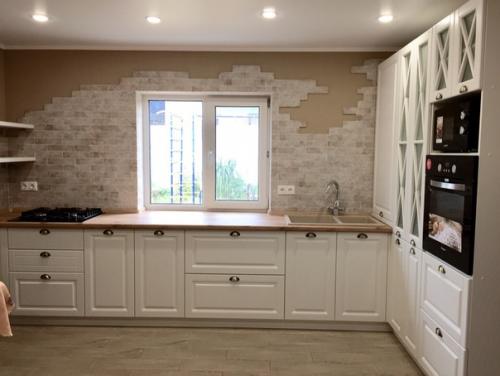 Кухня в скандинавском стиле - это гармоничное сочетание комфорта, светлых тонов, функциональности и минимального количества декора. 01