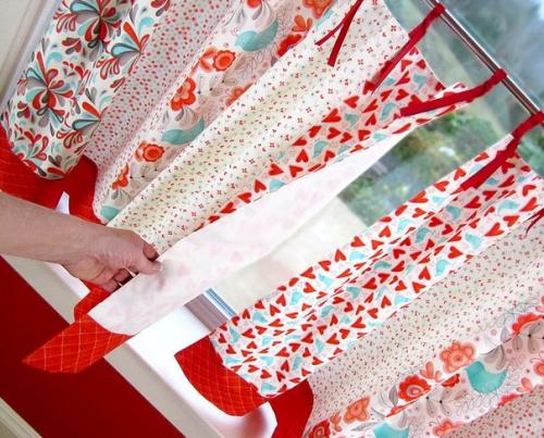 Для дачного дома, на украшение которого часто нет ни сил, ни средств, текстиль - то, что доктор прописал. 03