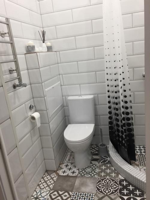 Здравствуйте!  Оцените, пожалуйста, нашу маленькую студию в 20 кв метров с отдельным входом. 03