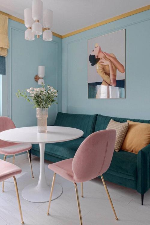 Дизайнеры небольшую квартиру для молодой девушки оформили. 03