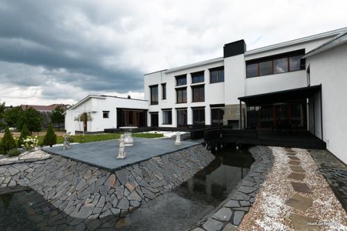 Семья построила под минском классный дом и теперь продает за $800 тысяч. 04