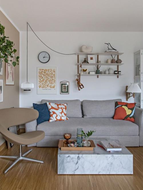 Лето в городе: быстрое и красочное летнее преображение маленькой польской гостиной. 04