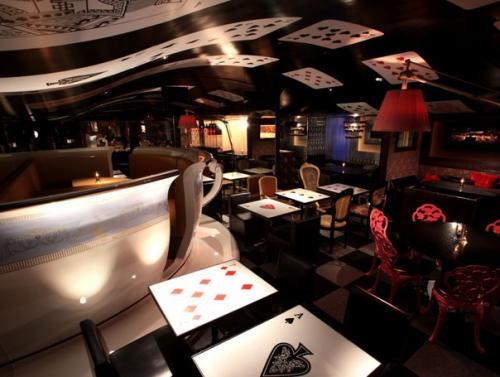 Алиса в Стране Чудес - ресторан в Токио. 01