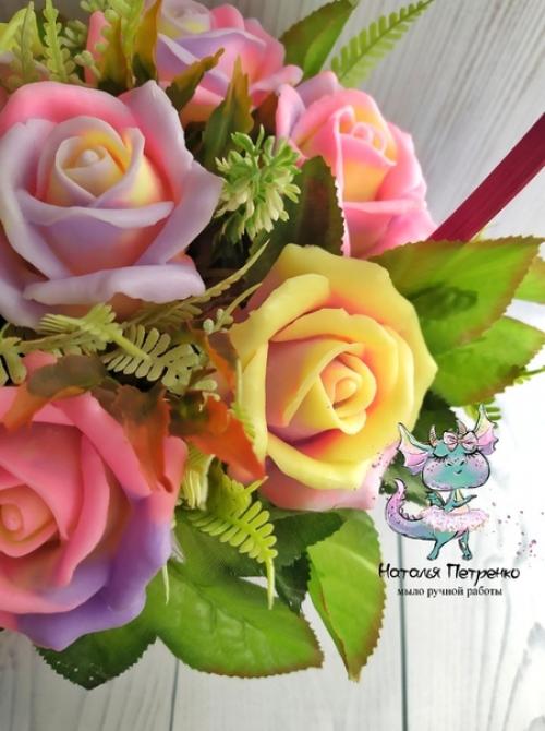 На какое событие можно подарить букет из мыла? 02