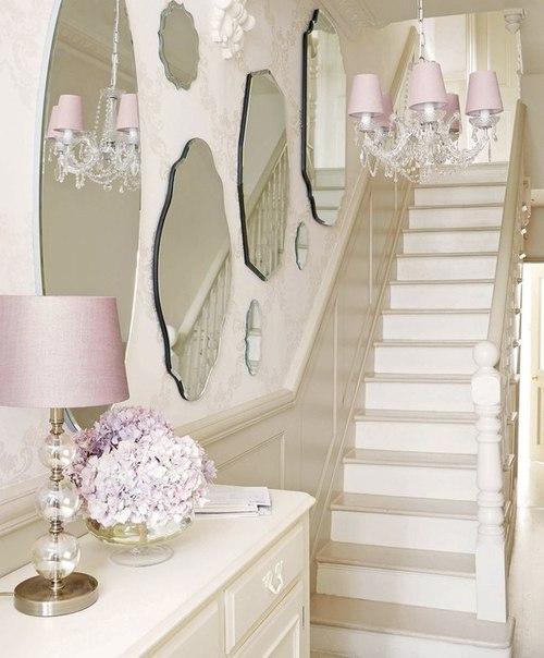 В таком интерьере хорошо сочинять любовные письма и вести светские беседы. 03