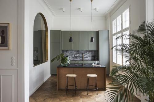 Дизайнеры Софья выгановска и Агата мелерска создали элегантный интерьер квартиры в историческом здании в центре столицы. 04