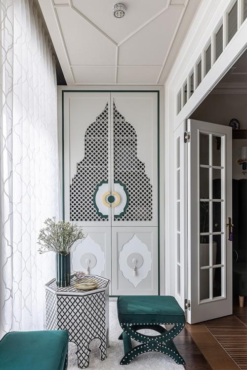 Красивая кухня с функцией гостиной и шикарной зоной отдыха на лоджии. 06