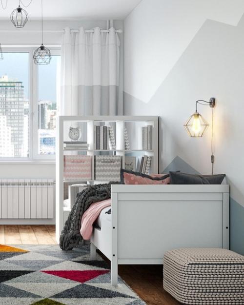 Пока детишки маленькие и нет особой необходимости в выделении отдельного пространства каждому - вполне допустимо пожить вместе. 01