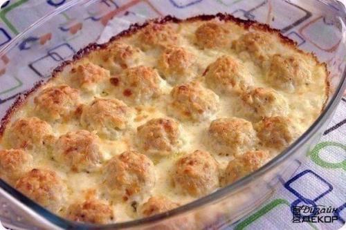 Нежные куриные шарики в сырно - сливочном соусе. 04