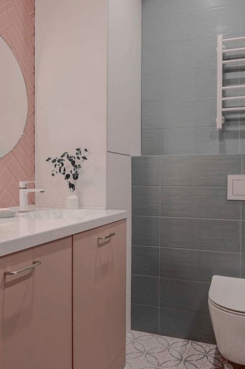 Дизайнеры небольшую квартиру для молодой девушки оформили. 07