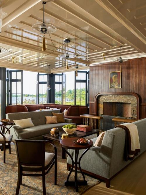 На БЕРЕГУ реки. Этот дом абсолютно новый, но смотрится он так, как будто был построен в XIX веке. 02