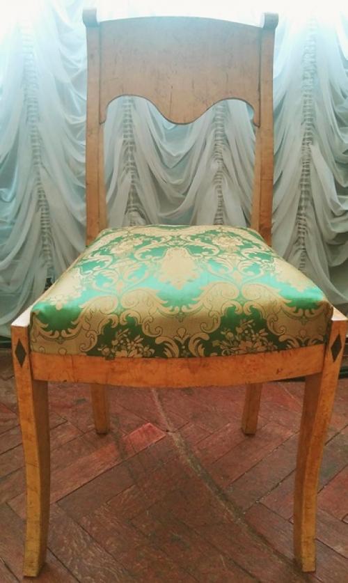 Каждому ульяновцу знаком символический памятник Философский Диван Обломова, который был установлен в 2005 году в сквере у памятника Гончарову. 03