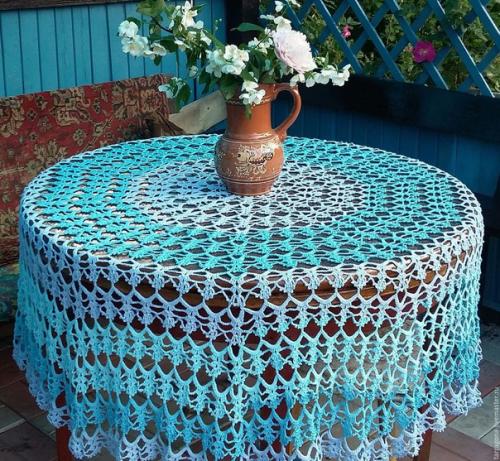 Для дачного дома, на украшение которого часто нет ни сил, ни средств, текстиль - то, что доктор прописал. 06