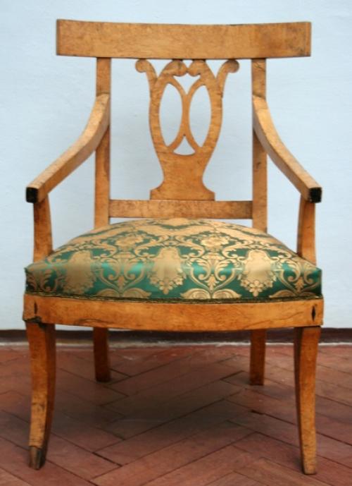 Каждому ульяновцу знаком символический памятник Философский Диван Обломова, который был установлен в 2005 году в сквере у памятника Гончарову. 02