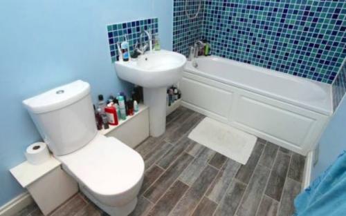 Она нашла бункер, построенный 70 лет назад. 09