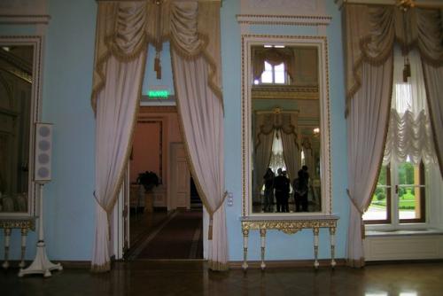 Едем на экскурсию в стрельну, во дворец Петра I и константиновский дворец, во Дворец Конгрессов и резиденции президента России. 07