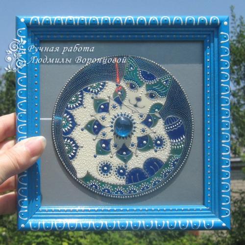 Панно с витражной росписью на диске Котик Василёк (17, 5*17, 5 см. 03
