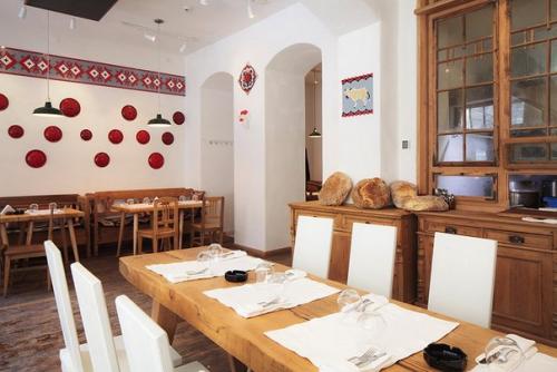 Ресторан Lacrimi si Sfinti в Бухаресте. 03