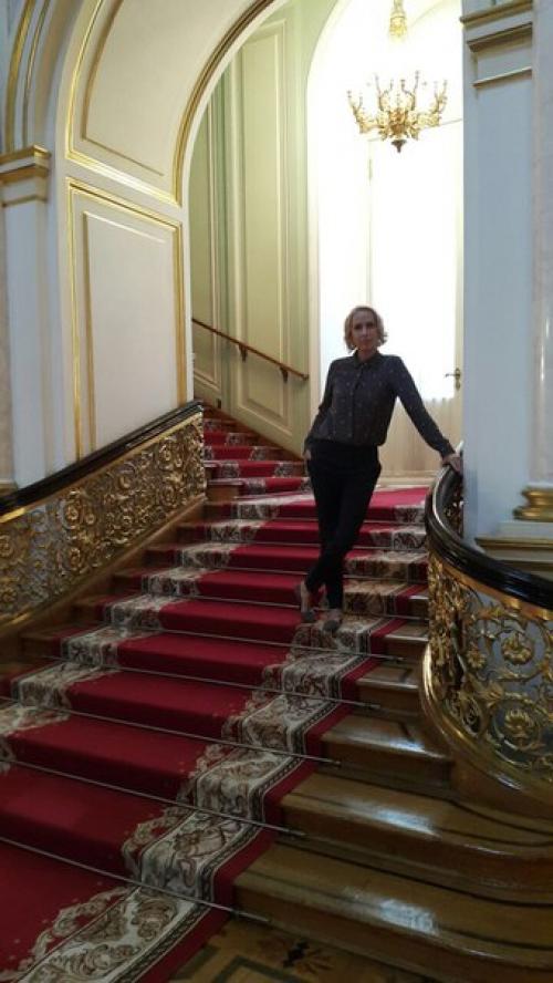 Сегодня, в долгожданный выходной день, нам с семьёй удалось побывать на очень познавательной экскурсии в московском кремле. 01