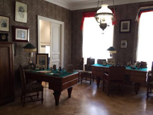 Такой в Санкт-петербурге один. 02