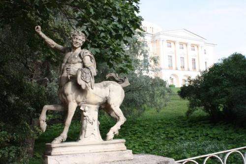 Павловск. Государственный музей - заповедник Павловск расположен по адресу: Россия, 196621, Санкт-петербург, г. Павловск, садовая ул., д. 20. 09