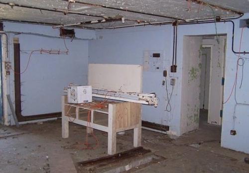 Она нашла бункер, построенный 70 лет назад. 01