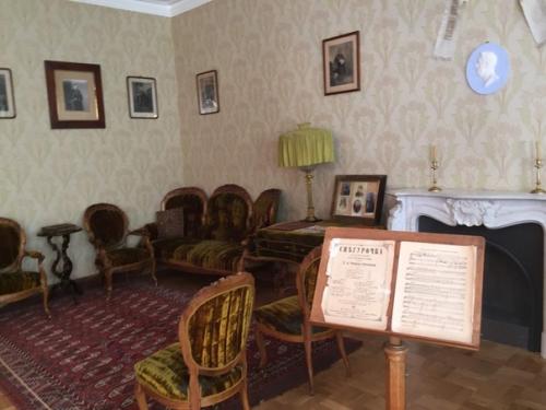 Такой в Санкт-петербурге один. 03