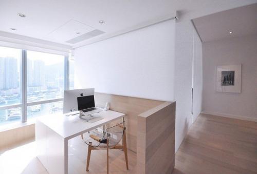 Жилая студия с рабочей зоной в Гонконге. 04