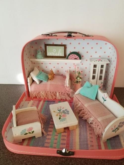 Я просто влюбилась в эти кукольные чемоданчики. 08