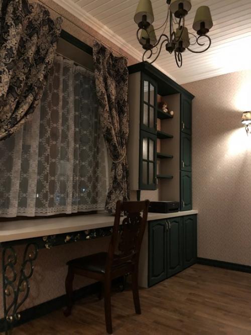 Закончили внутреннюю отделку небольшой гостевой комнаты в частном доме в Архангельске. 02