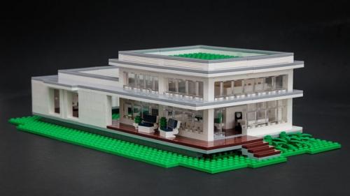 Galaktek, при помощи кирпичиков лего сделал современный коттедж с внутренним интерьером. 02