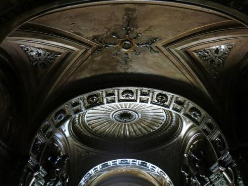 Мы представляем особняк предпринимателя Петра Вейнера, который стоит на углу улицы Чайковского и пр. Чернышевского. 01