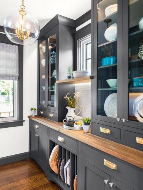 Серый цвет по-прежнему царит в современных интерьерах, и кухни - не исключение. 05