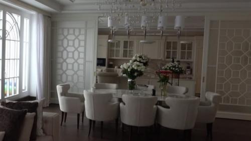 Душевая для Собак: как выглядит баснословно дорогая квартира МакSим. 02