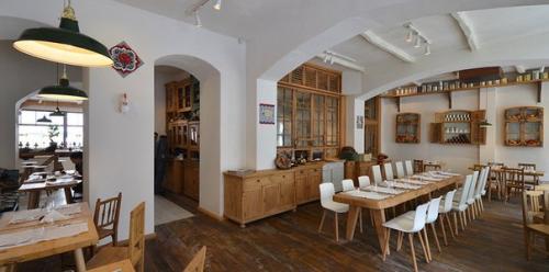 Ресторан Lacrimi si Sfinti в Бухаресте.