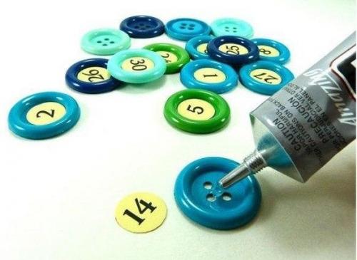 Календарь из пуговиц? 02