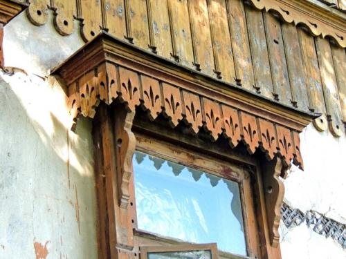 В вышнем Волочке есть единственный в городе дом в стиле модерн - дача купцов рябушинских, который к февралю 2018-го хотели снести. 04