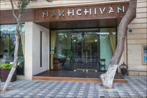 Российский путешественник разнообразием и вкусом азербайджанской кухни потрясен. 09