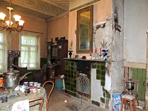 В вышнем Волочке есть единственный в городе дом в стиле модерн - дача купцов рябушинских, который к февралю 2018-го хотели снести. 05