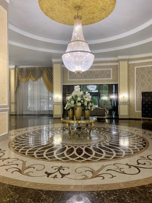 Вечер в отеле Аристократ, расположенном в красивом месте на слиянии двух рек волги и покши. 02